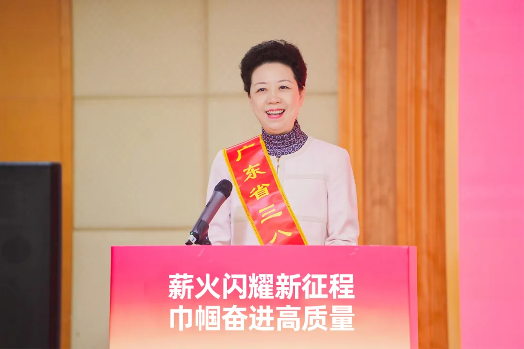 中国妇女报 | 彩霸王官网李倩仪专访：以供应链为笔，绘行业新篇章